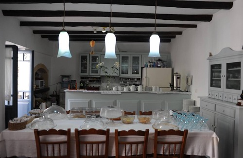Panormos House | Relax at Villa Kynthia: 4-Star Comfort with Pool Access