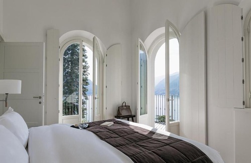 Pognana Lario Apartment | Pet-Friendly Villa Làrio on Lake Como with Ocean Views
