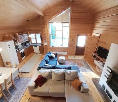 Sysma Villa | Villa Lähde Päijätsalon järvimaisemassa