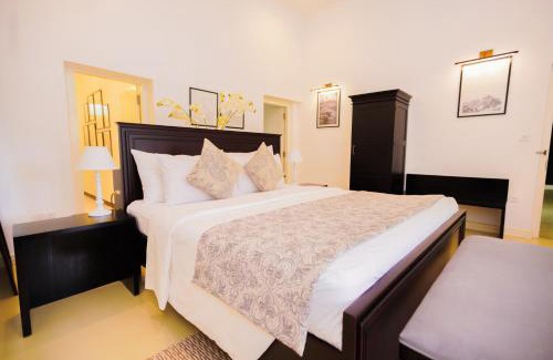 Hildummulla House | Villa Lé Maas Tota: Relax by the Oceanfront Pool