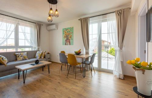 Sinemoretz Hotel | Pet-Friendly Villa Levandi with Oceanfront Views