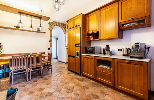 Lugana Villa | Villa "L'antica Lugana" with Lake View & Pet-Friendly Amenities