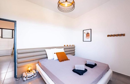 Les Avirons Villa | Discover Villa l'Archibelle: Family-Friendly with Pool