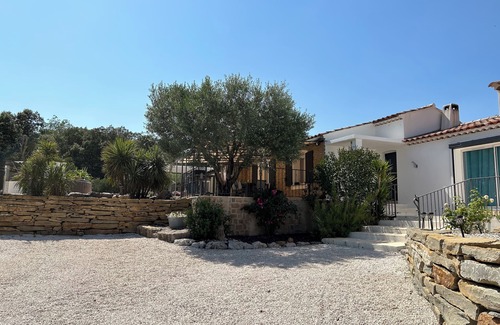 Neoules House | Elegant Villa with Pool and Ocean View, Rated 9.8/10