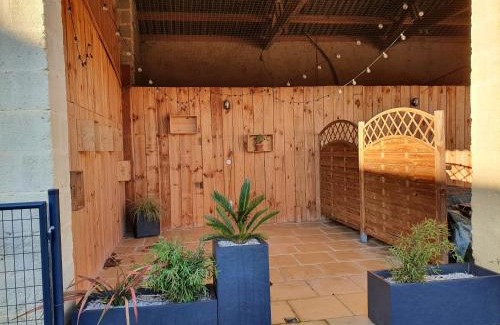 Braud-et-Saint-Louis Bed & Breakfast | Villa l'Estuaire: Oceanfront Retreat with Fantastic Reviews