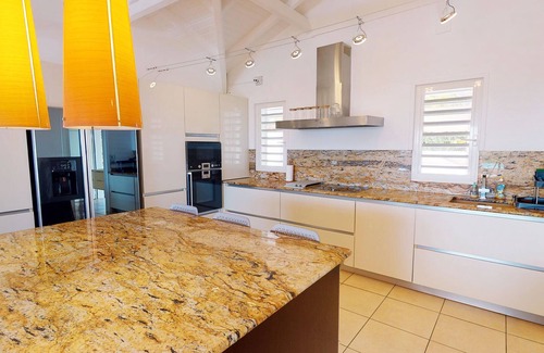 Saint-Francois Villa | Villa l'Hacienda: Oceanfront Retreat with Pool & Spa