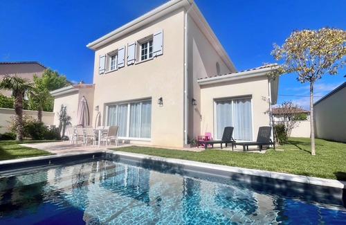 Tournon-sur-Rhone Villa | Discover Villa l'Olivier with Pool and Family Amenities