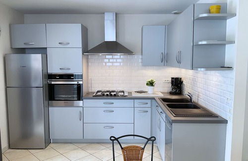 Vaux-sur-Mer Apartment | Cozy Oceanfront Apartment with Stunning Lake Views