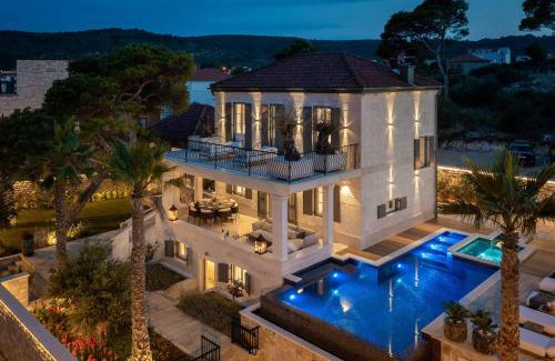 Slatine Villa | Villa L'orizzonte: Beachfront Getaway with Hot Tub & Pet-Friendly