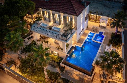 Slatine Villa | Villa L'orizzonte: Beachfront Getaway with Hot Tub & Pet-Friendly