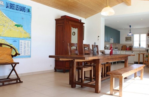 La Bree-les-Bains House | Relaxing Villa La Brée-les-Bains with Private Pool & Spa