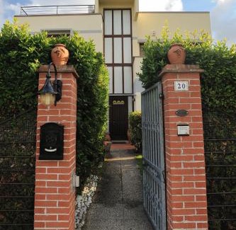 San Giuliano Terme Villa | Villa La Certosa: Oceanfront Escape with 10/10 Guest Rating