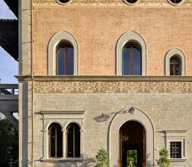 Molezzano House | Elegant Villa La Commenda Concordia: Pool & Breakfast Awaits