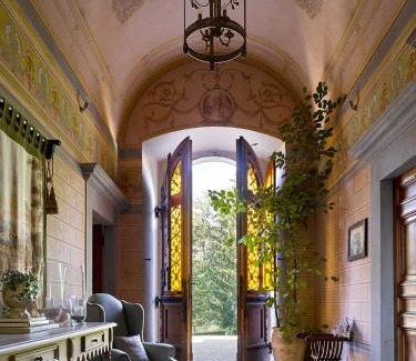 Molezzano House | Elegant Villa La Commenda Concordia: Pool & Breakfast Awaits