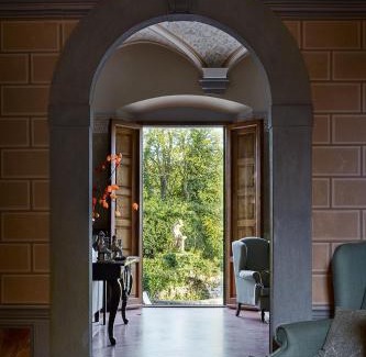 Molezzano House | Elegant Villa La Commenda Concordia: Pool & Breakfast Awaits