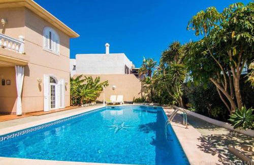 Playa del Cable Apartment | Villa La Concha Beachfront: Pet-Friendly with Heated Pool