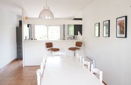 Piraillan Apartment | Villa La Conche: Oceanfront Stay with Private Garden & WiFi