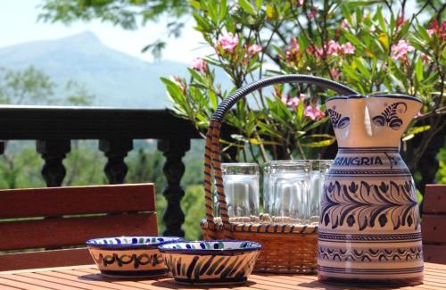Ciboure Bed & Breakfast | Oceanfront Villa La Croix Basque: 4-Star Guest Favorite
