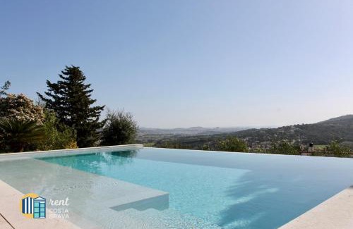 Calonge Villa | Elegant Villa La Dolça Calonge with Oceanfront Pool