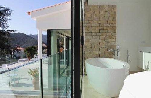 Calonge Villa | Elegant Villa La Dolça Calonge with Oceanfront Pool