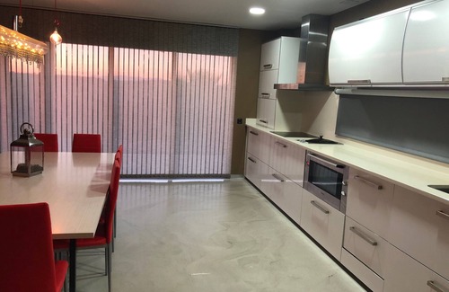 Valdeaveruelo House | Inviting Villa La Duquesa: Pet-Friendly with Private Pool