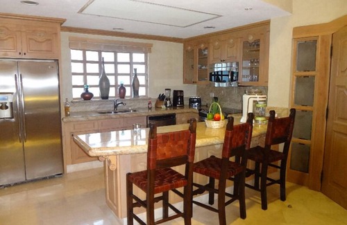 Los Cabos Condo | Villa la Estancia: Beachfront Retreat with Ocean Views