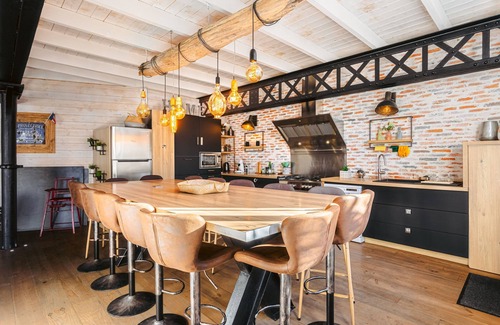 Nuaille d'Aunis Villa | Villa la Forge: Wellness Retreat with Pool & Spa Amenities