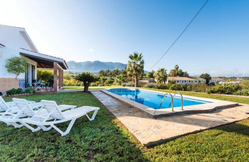 Alhaurin de la Torre House | Discover Villa La Gallega: Pet-Friendly Oasis with Pool