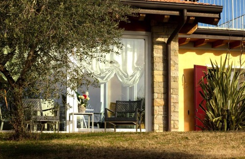 Manerba del Garda Villa | Villa La Gemma Sul Lago: Pet-Friendly Retreat with Pool