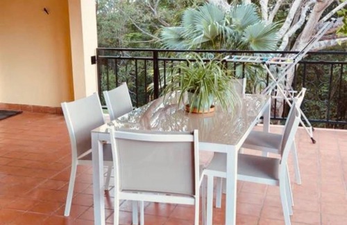 L'Autre-Bord Villa | Relax in Villa LA Bastida: Tranquil Provençal Retreat