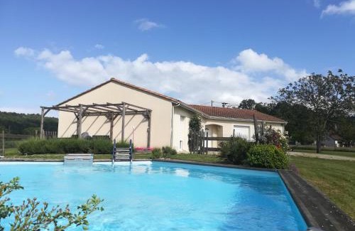 Montignac House | Relax at La Guionie: 4-Star Oceanfront Retreat