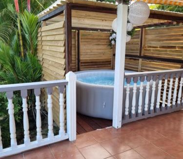 Le Lamentin Villa | Explore Villa La Mérédith: Family-Friendly with Hot Tub