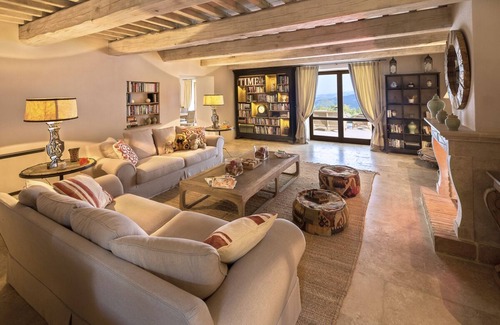 Antognola Resort | Villa La Macchia: Family-Friendly Resort with Private Pool