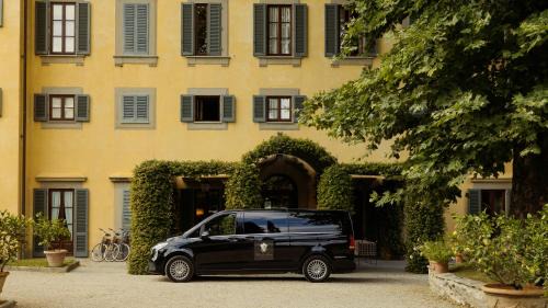 Bagno a Ripoli Hotel | Elegant Villa La Massa: 5-Star Comfort with Ocean Views