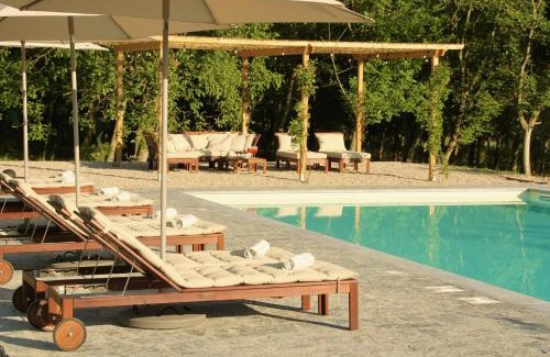 Costigliole d'Asti Villa | Villa La Mura - Poolside Retreat by the Scenic Vineyard