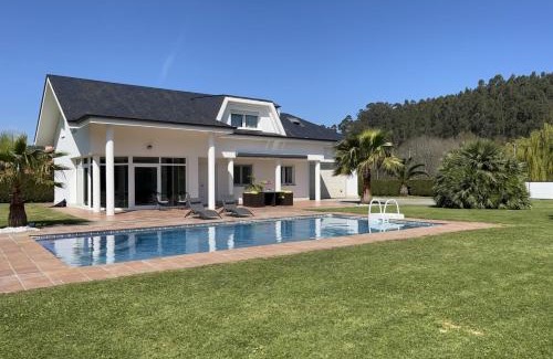Parbayon Villa | Villa LA PERLA: Private Pool & Oceanfront Bliss