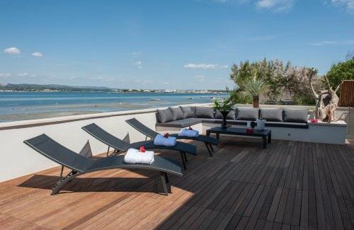 Sete Villa | Oceanfront Villa La Perle de Thau - Guest Rated 9.7