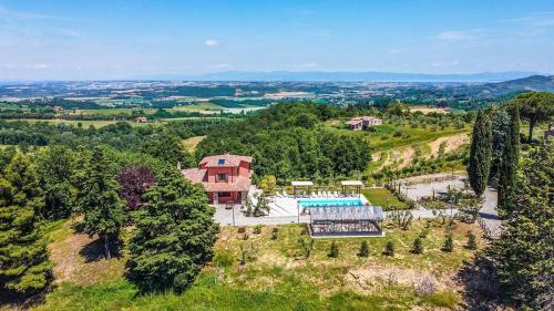 Citta della Pieve Villa | Elegant Villa La Pieve: 4-Star Retreat with Pool Access