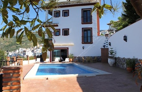 Canillas de Albaida Villa | Villa La Posada: Family-Friendly Retreat with Pool & Hot Tub