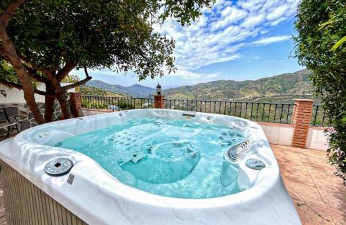 Canillas de Albaida Villa | Villa La Posada: Family-Friendly Retreat with Pool & Hot Tub