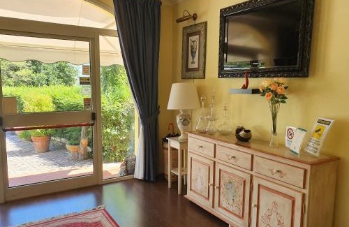 San Salvatore Telesino Hotel | Tranquil Villa la Quercia Resort with Oceanfront Views