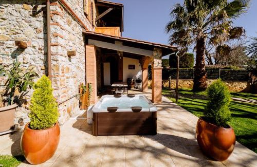 Gavorrano Apartment | Relax at Villa La Quercia: 4-Star Family-Friendly Retreat