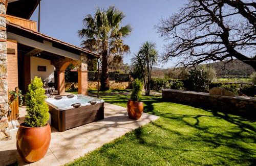 Gavorrano Apartment | Relax at Villa La Quercia: 4-Star Family-Friendly Retreat