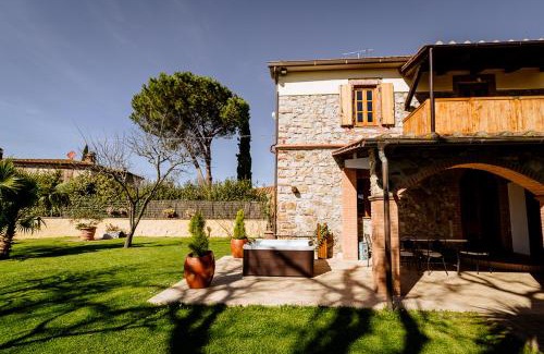 Gavorrano Apartment | Relax at Villa La Quercia: 4-Star Family-Friendly Retreat