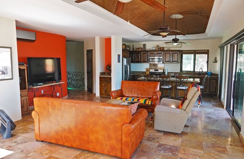 Pedregal House | Villa La Sheila: Unmatched Views and Prime Downtown Access