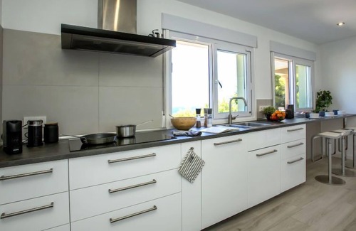Mar Azul House | Experience Oceanfront Bliss at Villa La Tahona