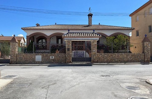 Zujar House | Cozy Villa La Torre: Family & Pet-Friendly Retreat
