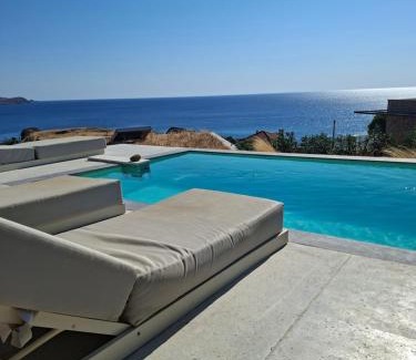 Agios Ioannis Villa | Villa la Vago: Oceanfront Bliss with Family-Friendly Amenities