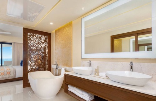 Santa Rosa Resort | Villa La Valencia Beach Resort & Spa in Los Cabos Awaits