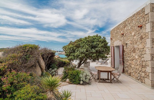 Santa Reparata Villa | Guest Rated 10/10: Villa Lady Oceania in Sardinia